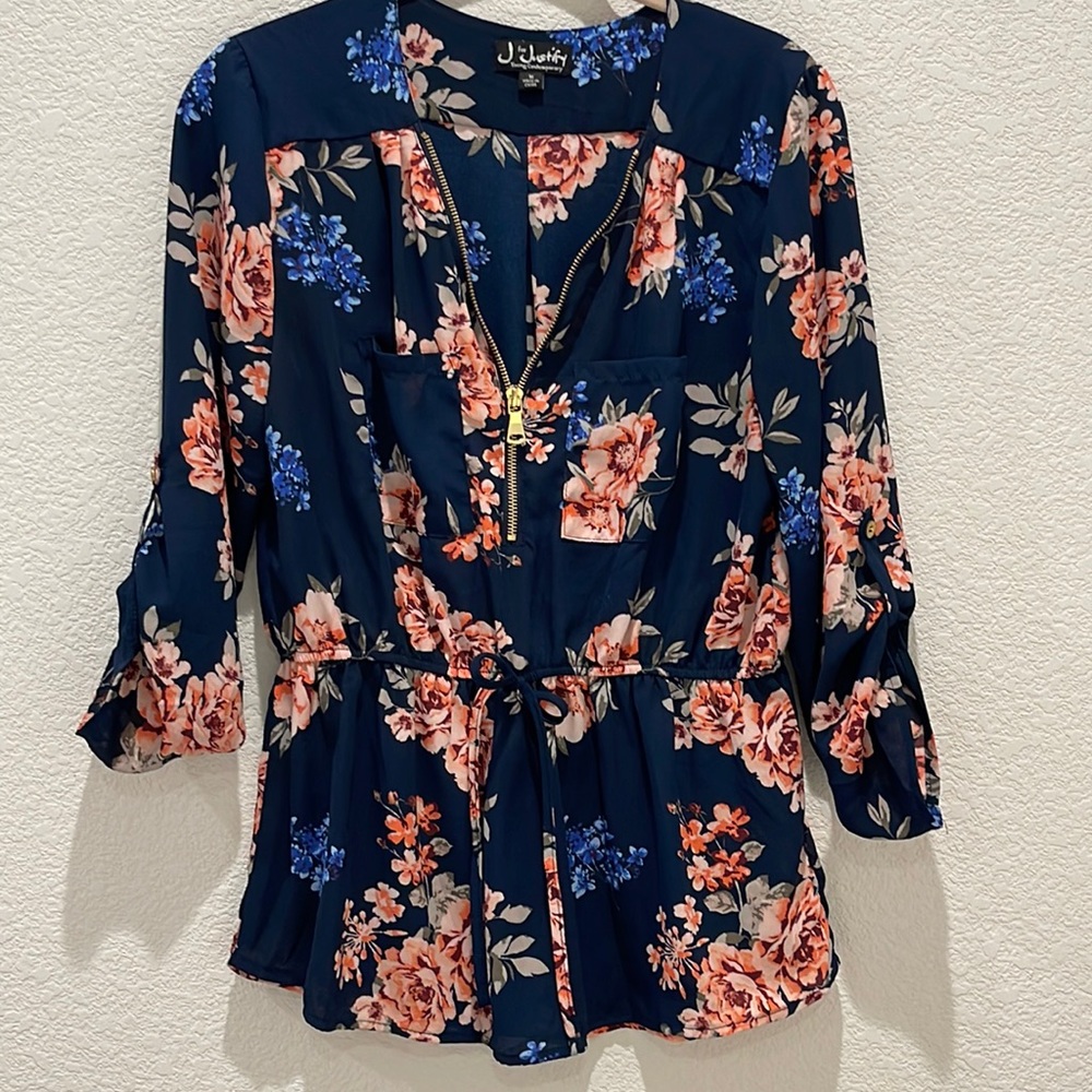 J for Justify - Zip up V - blouse